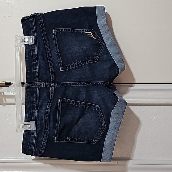 Express Shorts - Picture 4 of 5